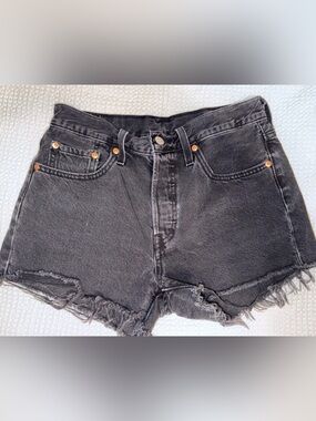 Levi high waisted cut off